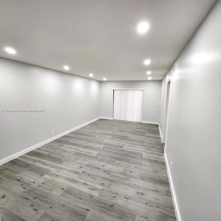 UNIVERSITY CLUB CONDO - Residential