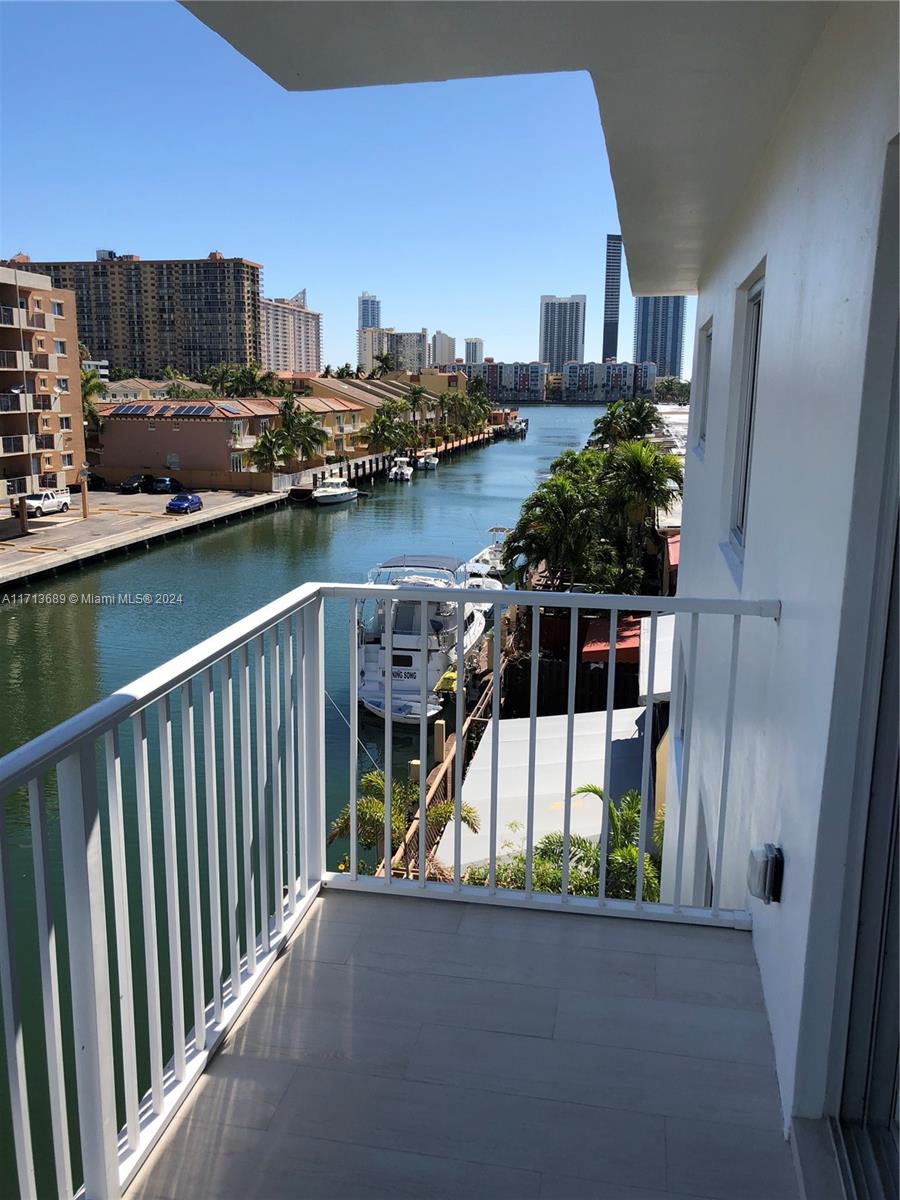 ENCLAVE SHORES CONDO - Residential