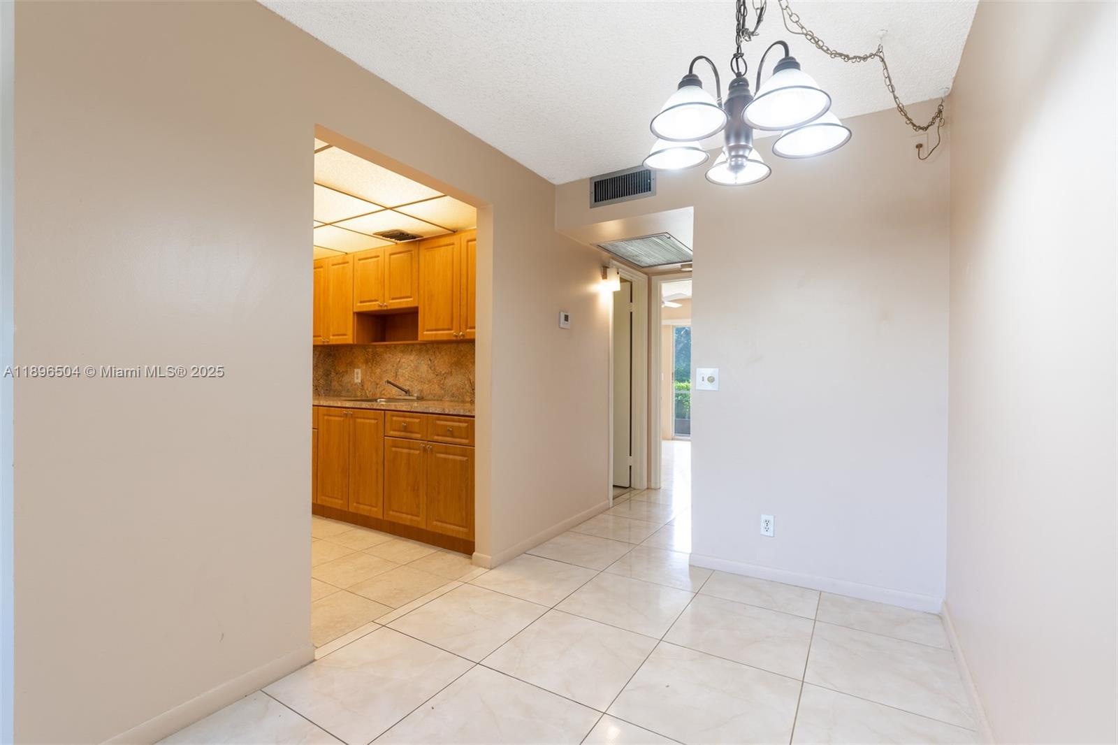 NEW HAMPTON - Residential Lease