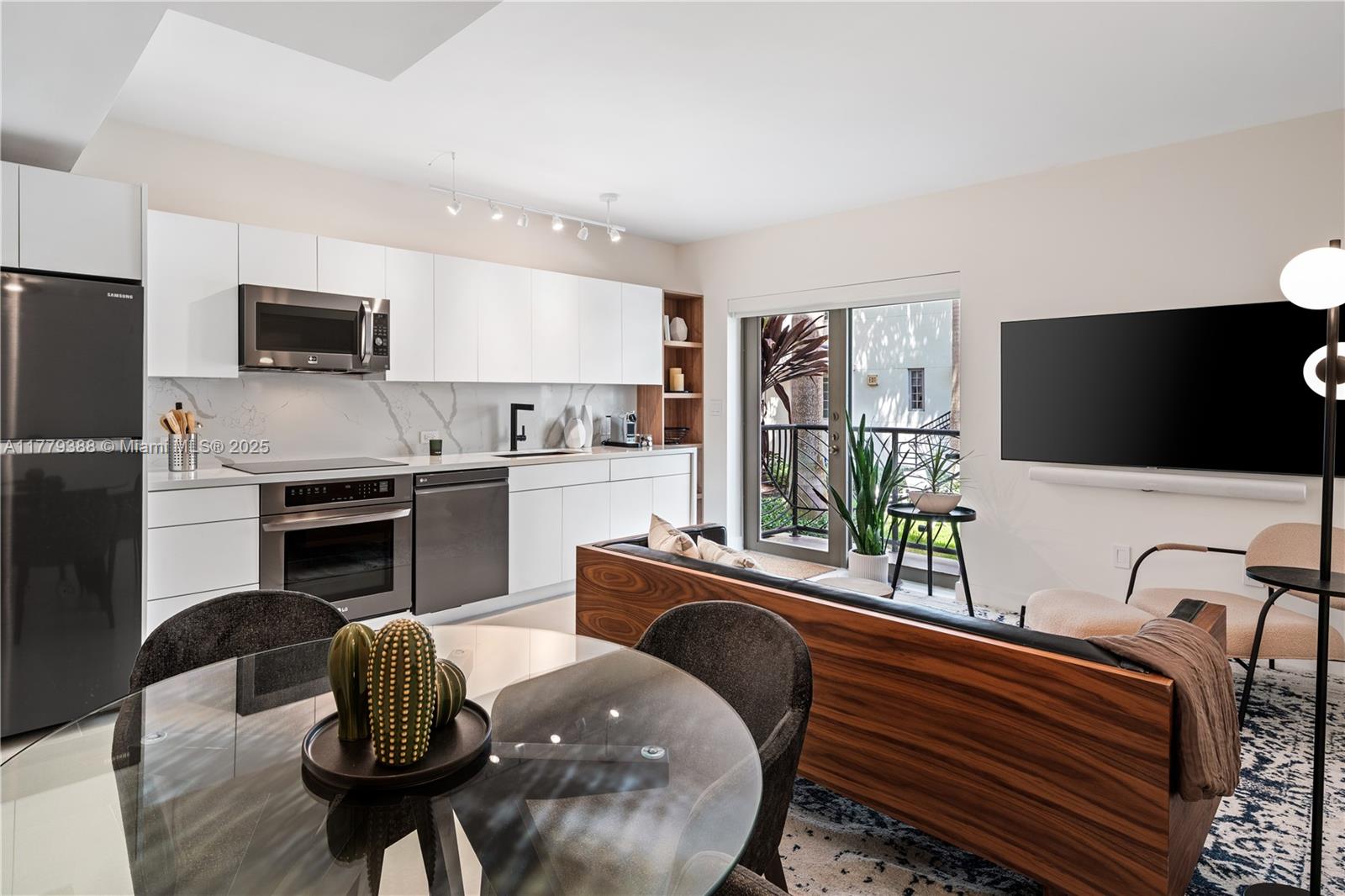 Rental Property at 435 21st St 114, Miami Beach, Miami-Dade County, Florida - Bedrooms: 1 
Bathrooms: 1  - $3,200 MO.