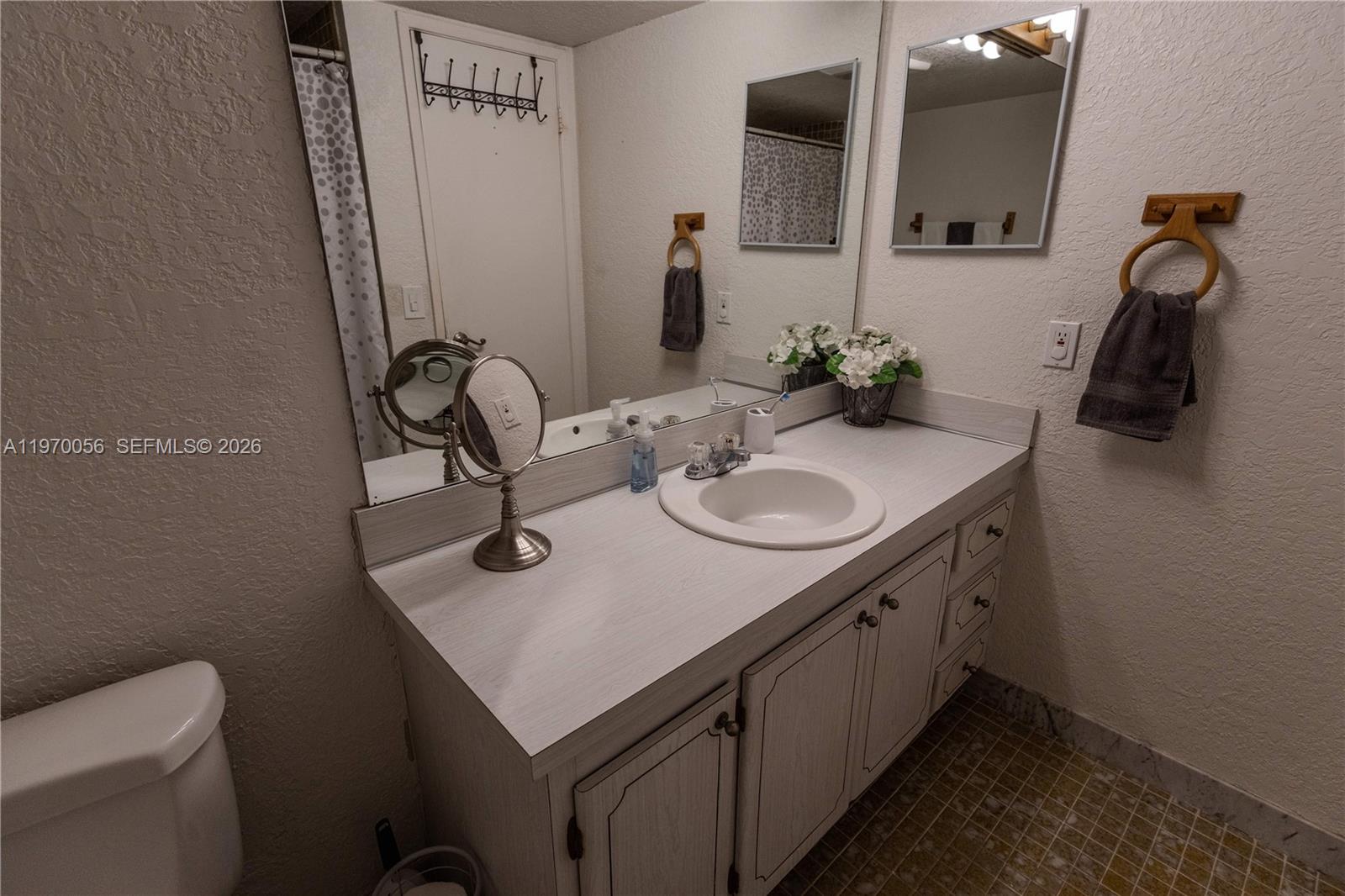 JACARANDA VILLAS NO 2 CON - Residential