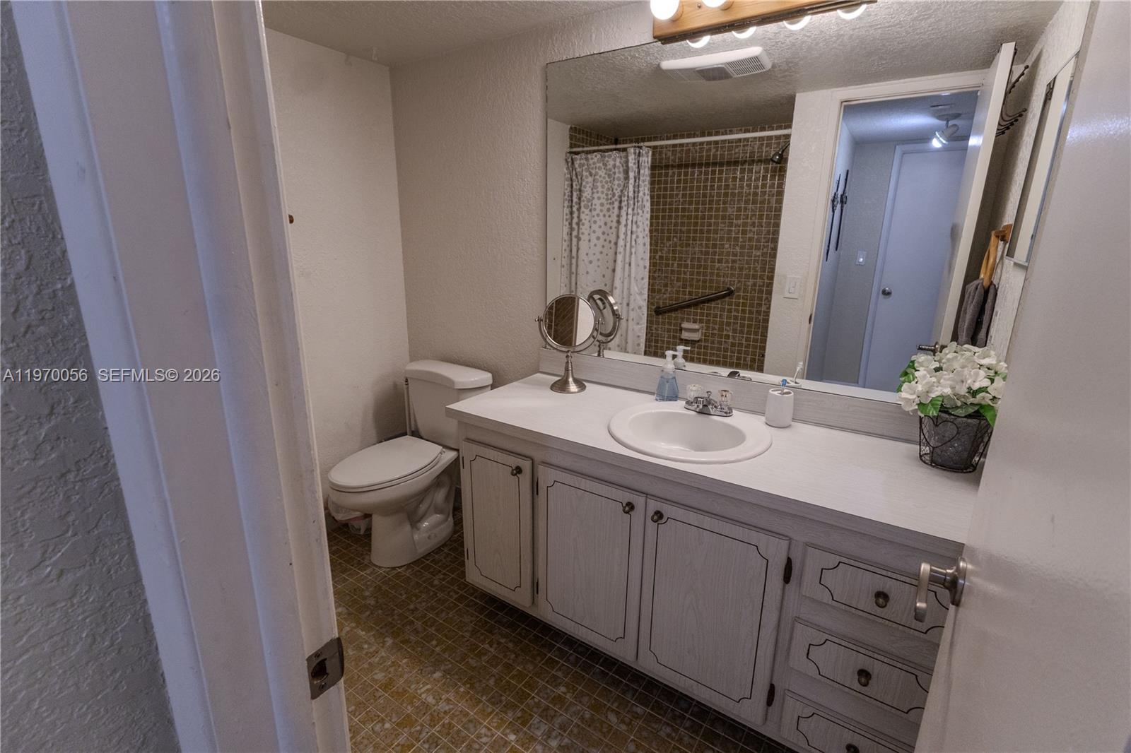 JACARANDA VILLAS NO 2 CON - Residential