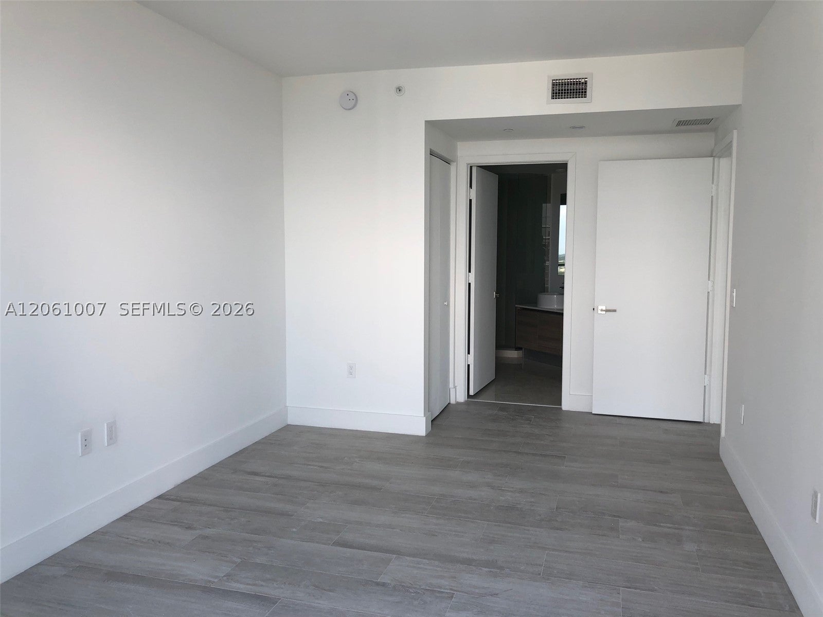 121 NE 34 ST 1702