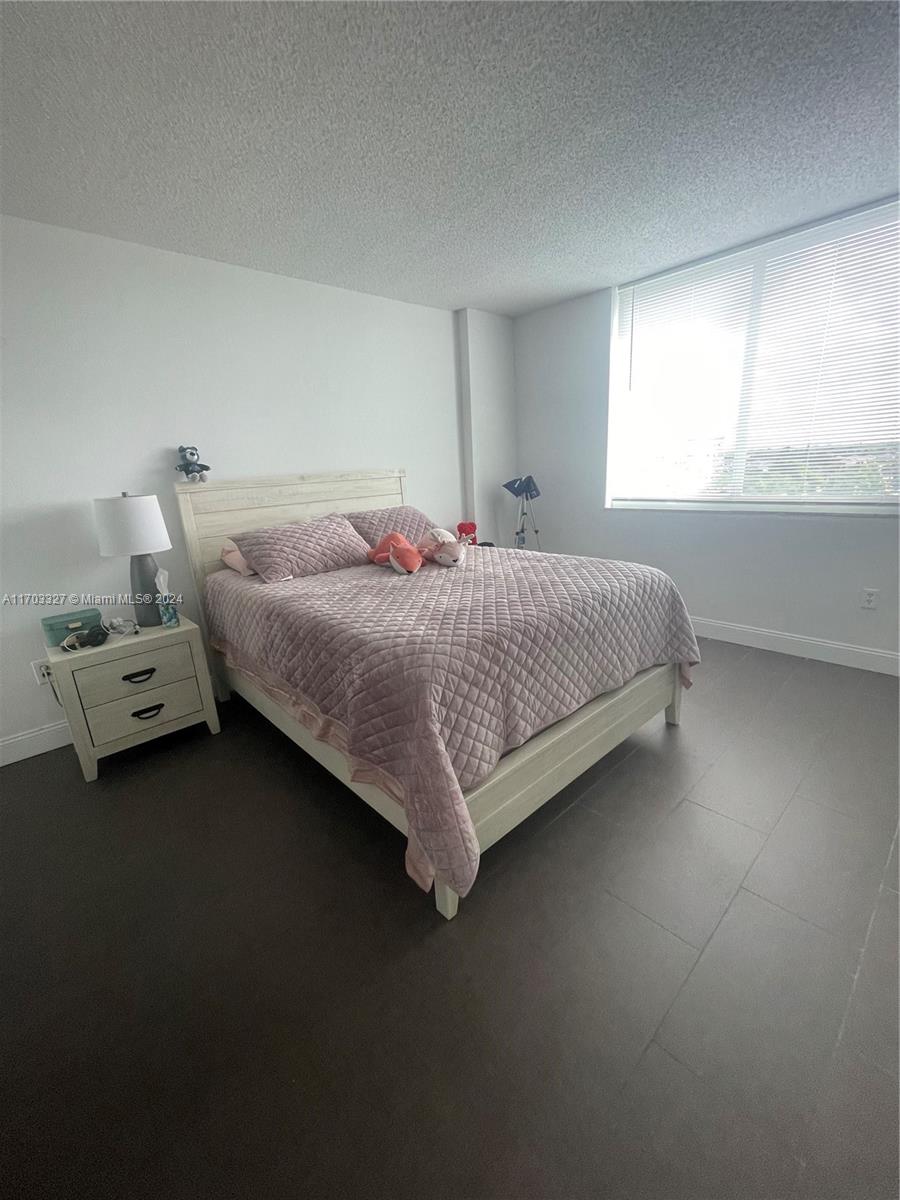 HILLCREST EAST NO 20 COND - Residential