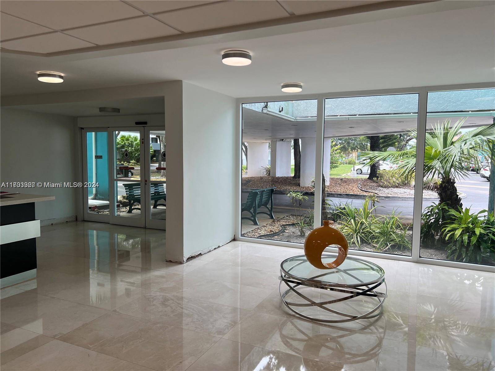 HILLCREST EAST NO 20 COND - Residential