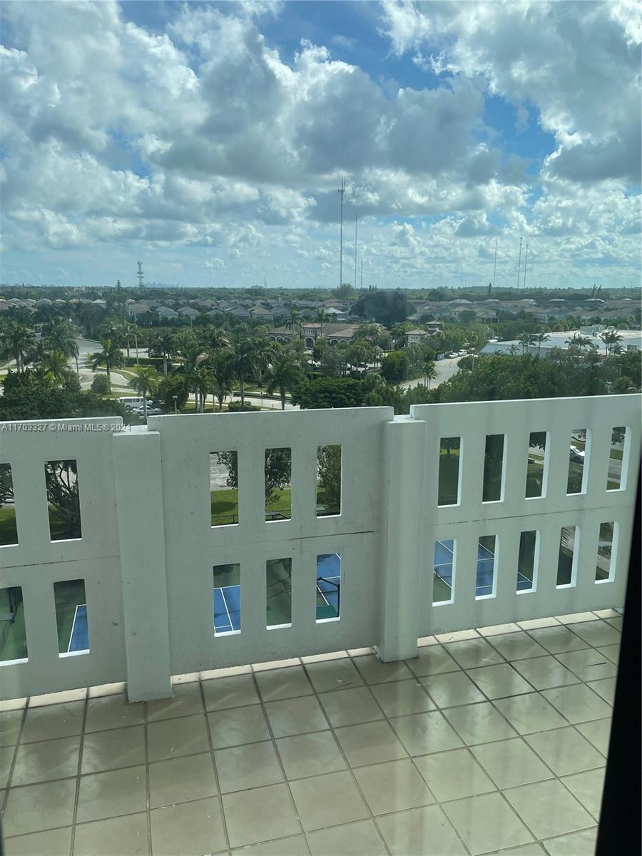 HILLCREST EAST NO 20 COND - Residential