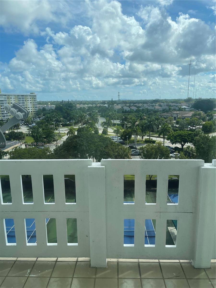 HILLCREST EAST NO 20 COND - Residential