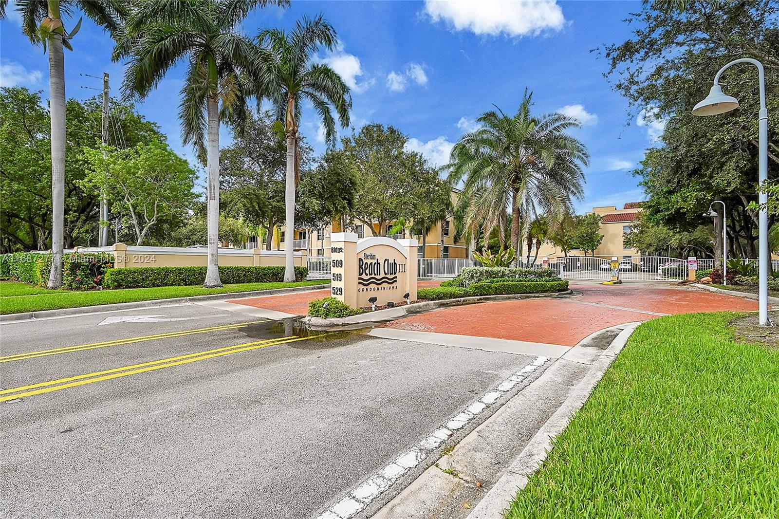 Property for Sale at 519 E Sheridan St 106, Dania Beach, Miami-Dade County, Florida - Bedrooms: 2 
Bathrooms: 2  - $299,000