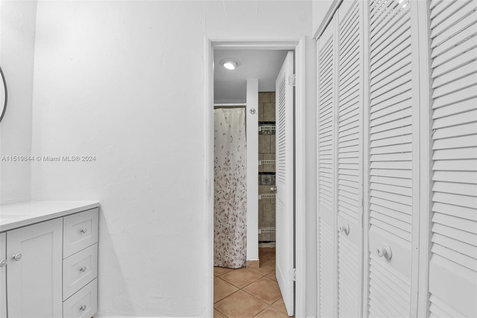 GOLFVIEW CLUB FONTAINEBLE - Residential Lease