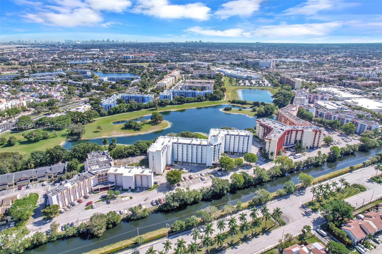 GOLFVIEW CLUB FONTAINEBLE - Residential Lease