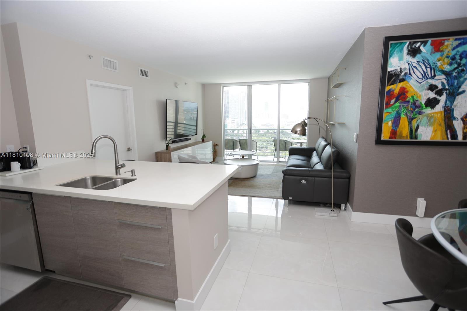 325 S Biscayne Blvd 1822