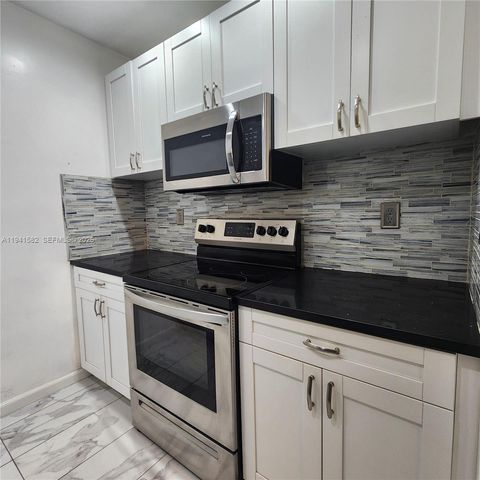 Photo of 2170 NE 51st Ct #B23, Fort Lauderdale, FL 33308 (MLS # A11941582)