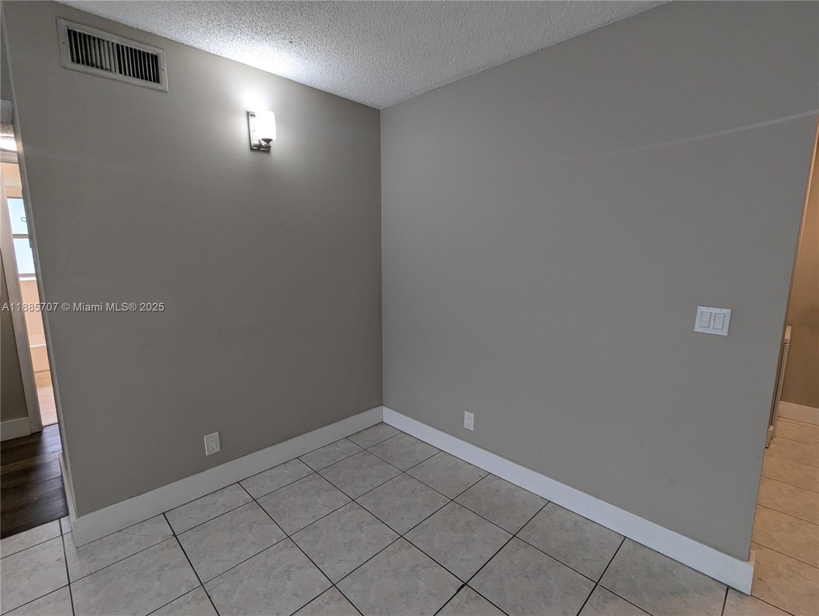 LAKEWOOD VILLAGE OF CORAL - Residential Lease