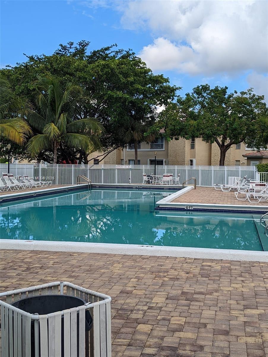 LAKEWOOD VILLAGE OF CORAL - Residential Lease