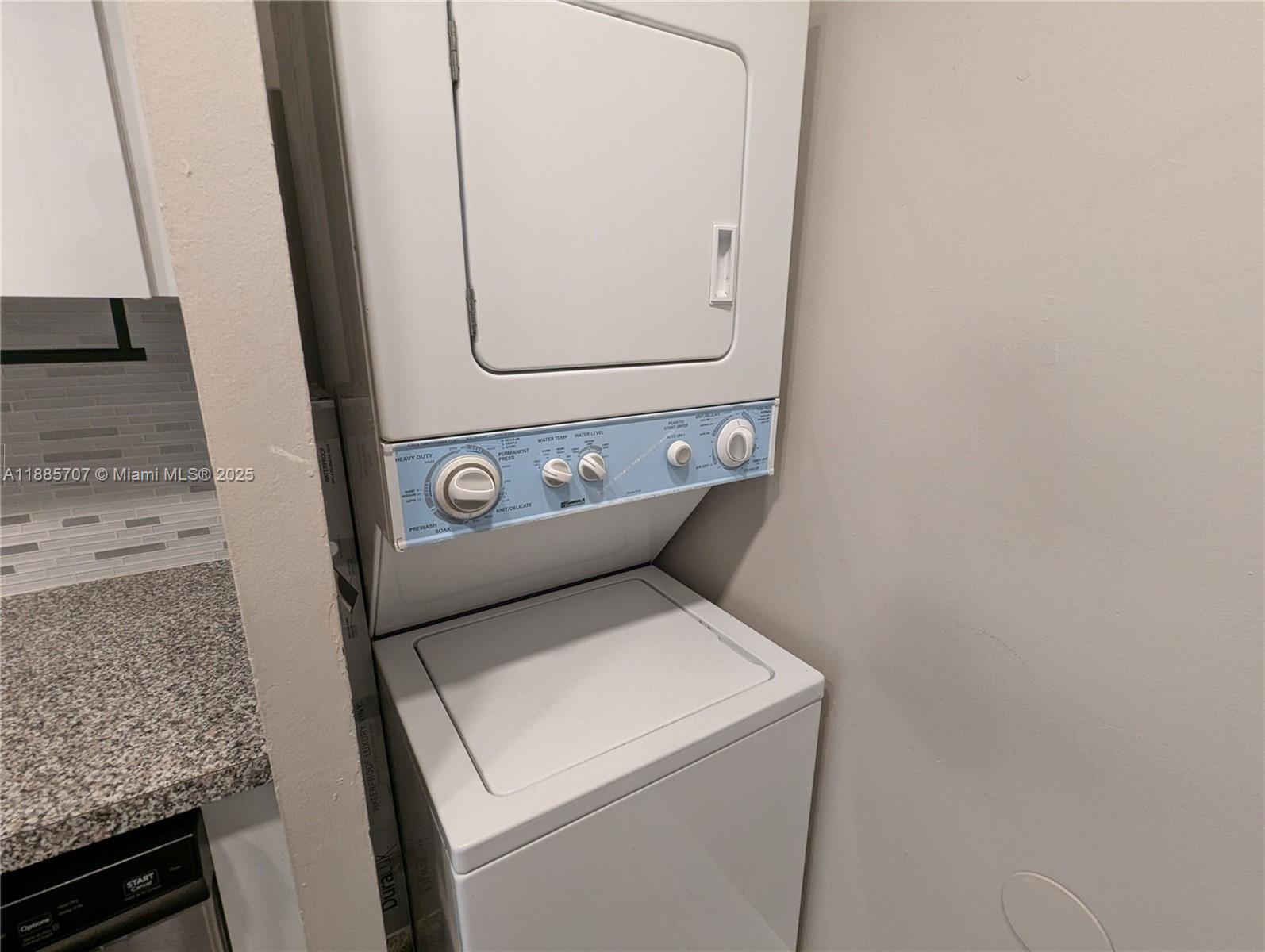 LAKEWOOD VILLAGE OF CORAL - Residential Lease