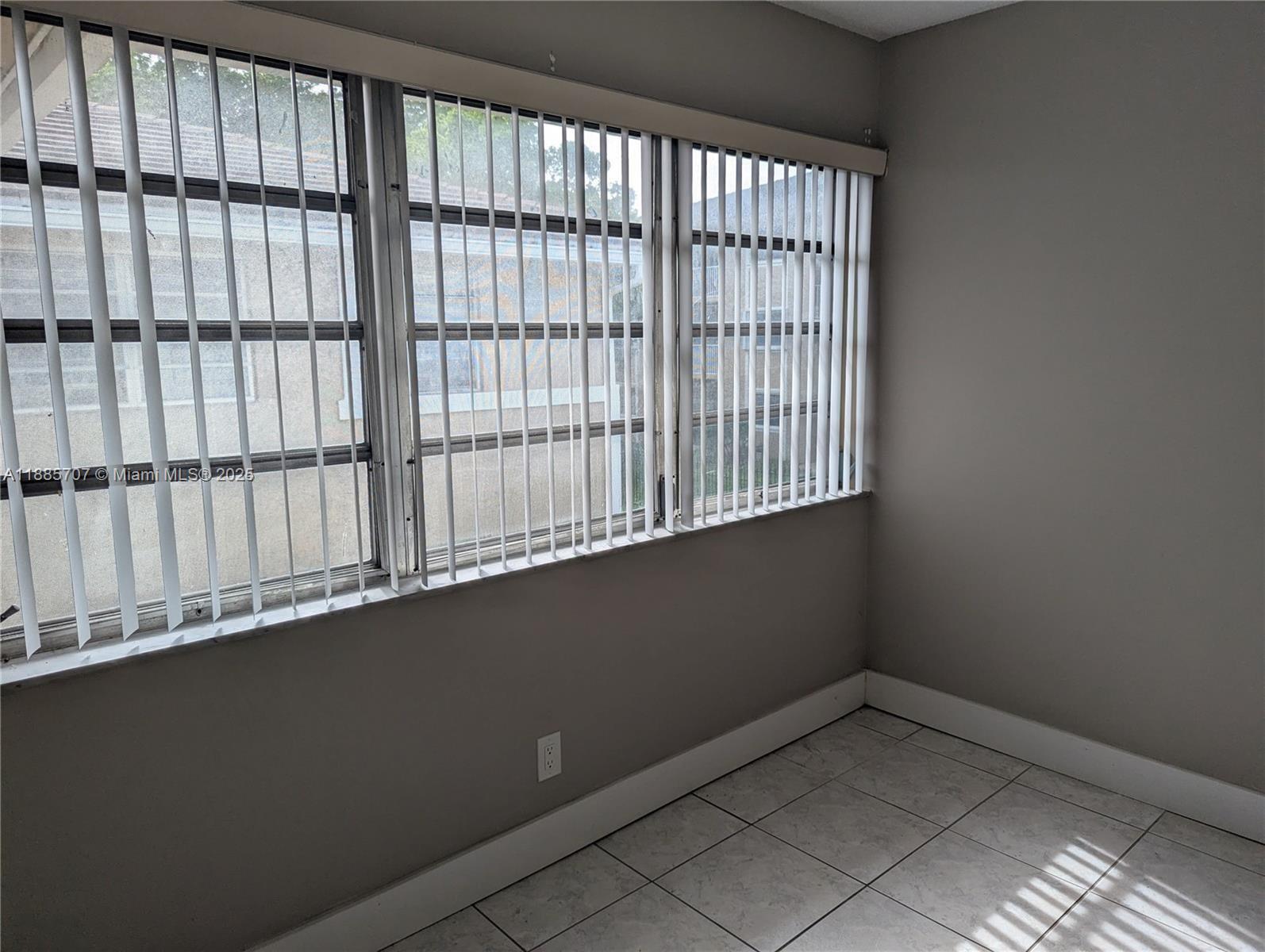 LAKEWOOD VILLAGE OF CORAL - Residential Lease