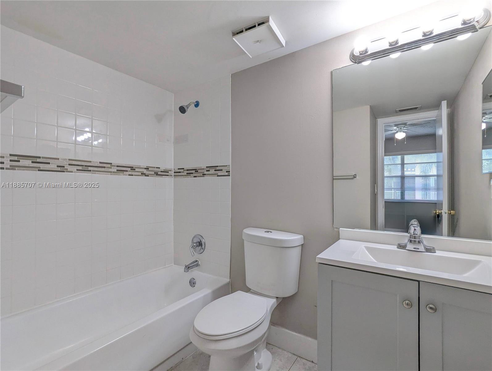 LAKEWOOD VILLAGE OF CORAL - Residential Lease