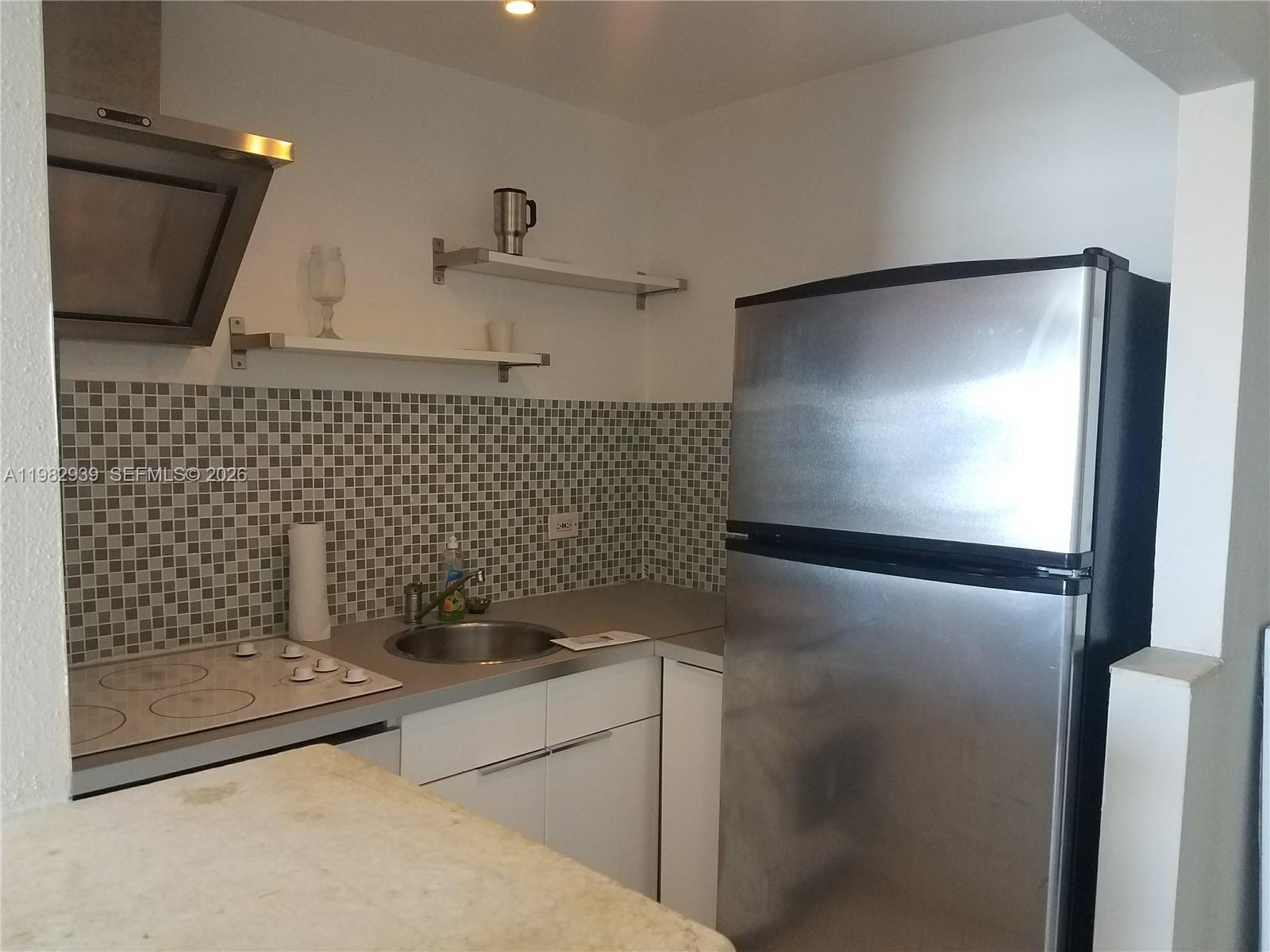 BAYSHORE YACHT & TENNIS C - Residential