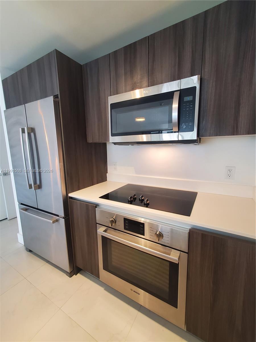 ARIA ON THE BAY CONDO - Residential