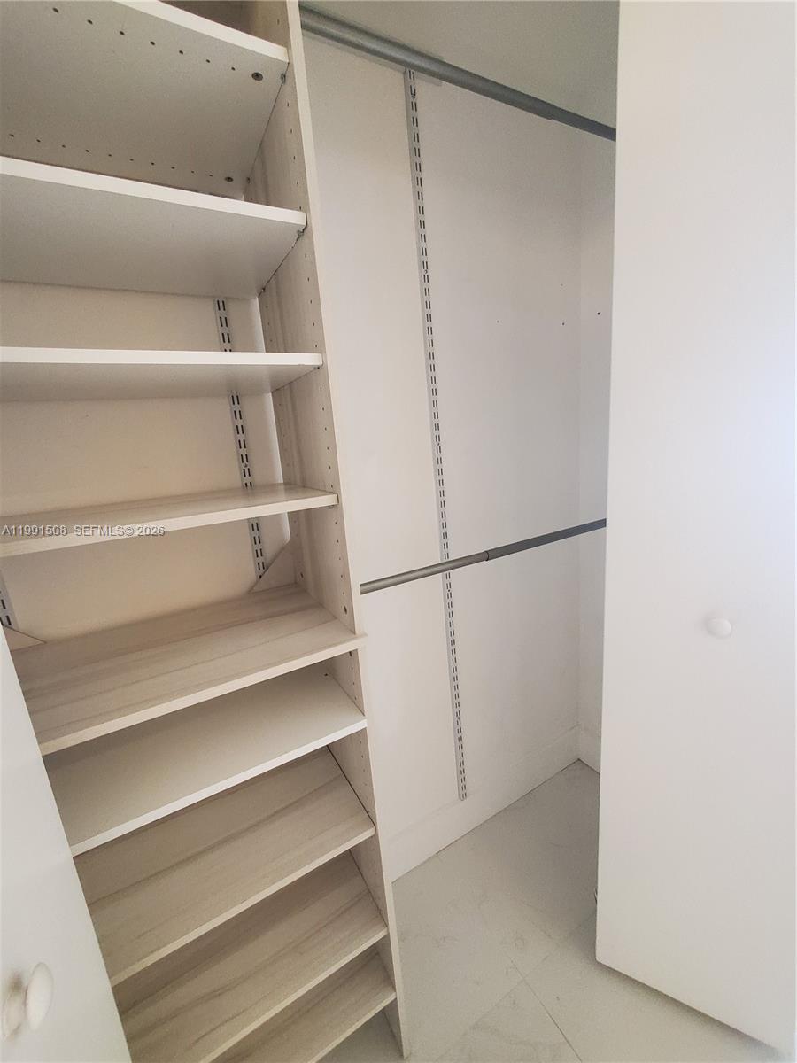 ARIA ON THE BAY CONDO - Residential