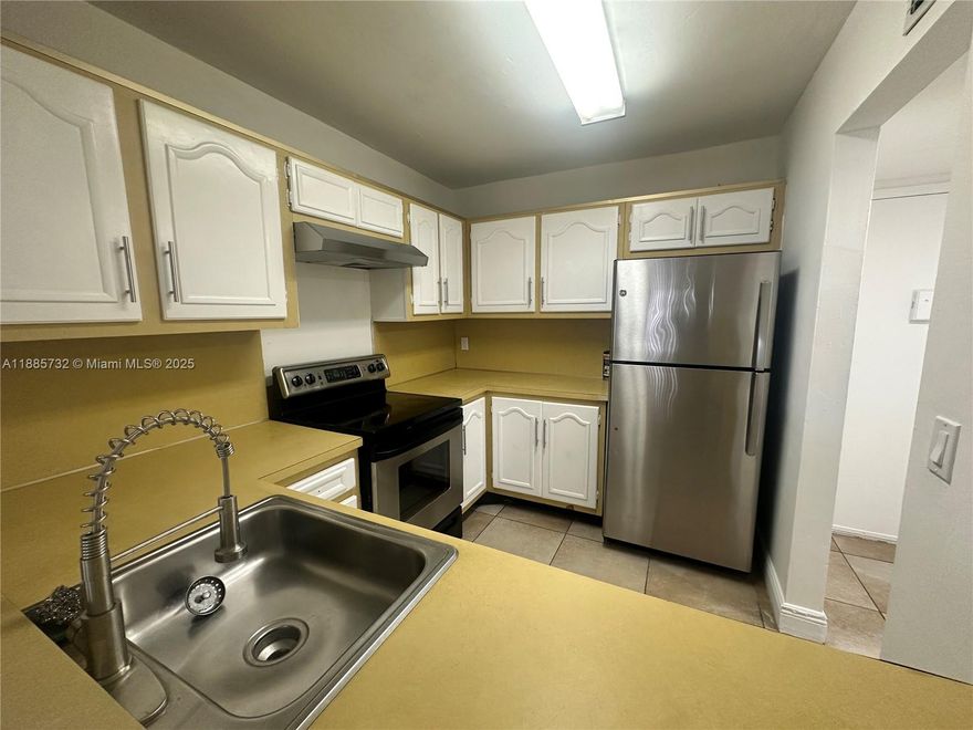 MOVE IN WITH ONLY 2 MONTHS AND QUICK APPROVAL! SPACIOUS CORNER UNIT WITH CERAMIC FLOORS ALL AROUND, LOTS OF NATURAL LIGHT, STAINLESS STEEL APPLIANCES, RENOVATED BATHROOM, WALKING CLOSET AND EXTRA CLOSETS, FRESHLY PAINTED, UNIT IS READY FOR A NEW TENANT, CALL FOR APPOINTMENT!