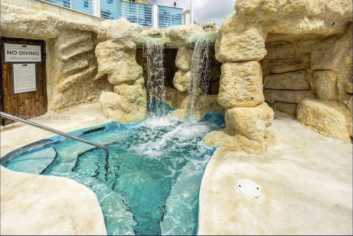 THE SAILFISH AT MARINERS - Residential