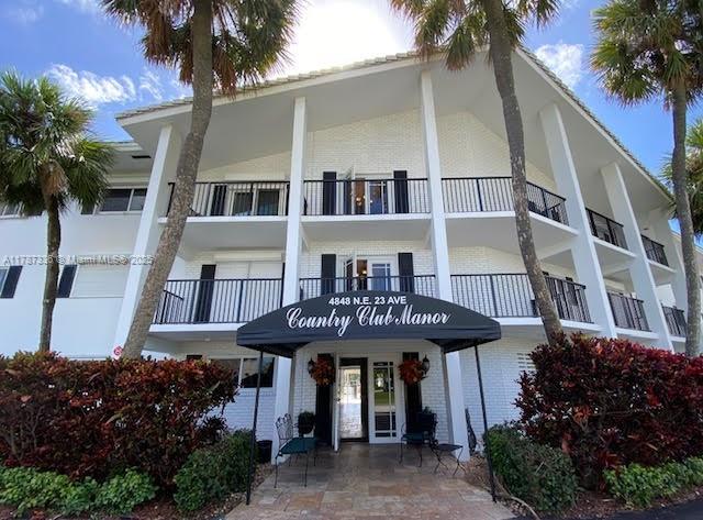COUNTRY CLUB MANOR CONDO - Residential