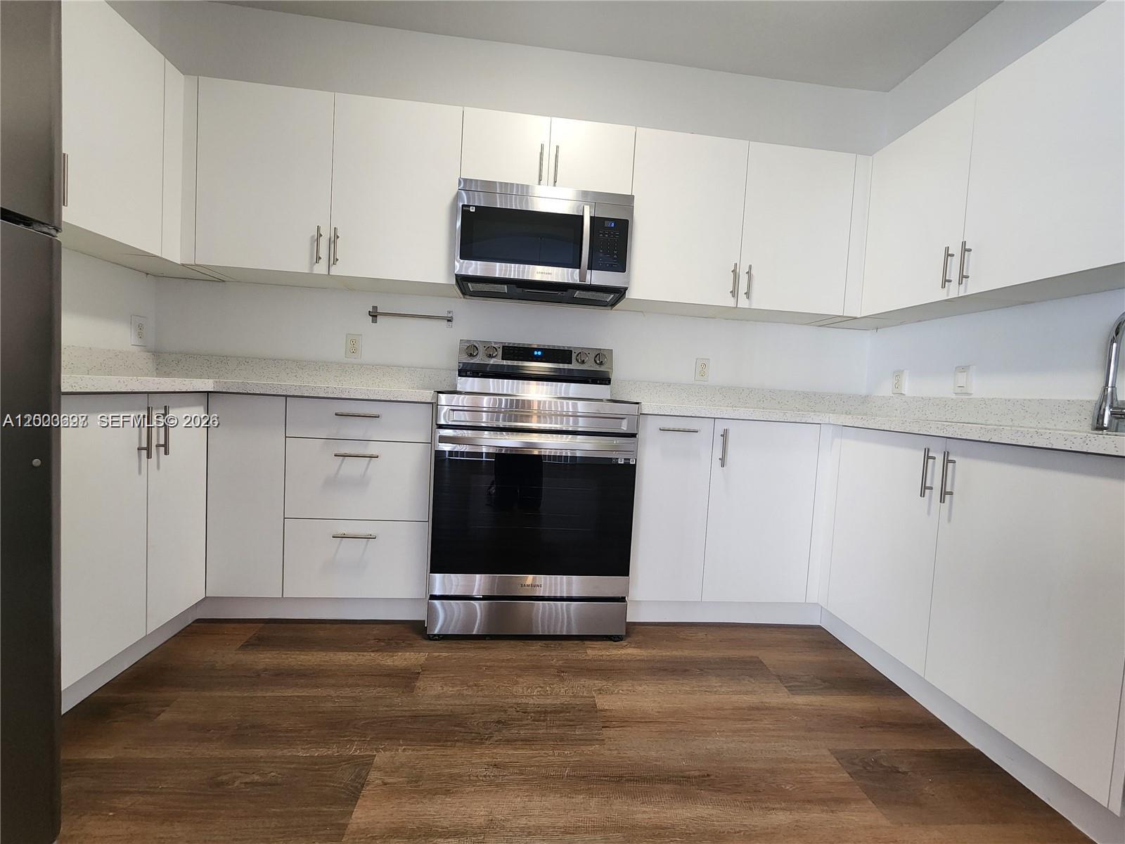 VILLAS AT NAUTICA THREE C - Residential Lease