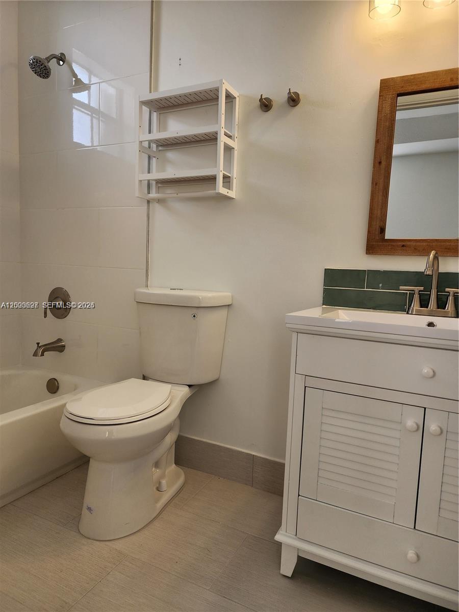 VILLAS AT NAUTICA THREE C - Residential Lease