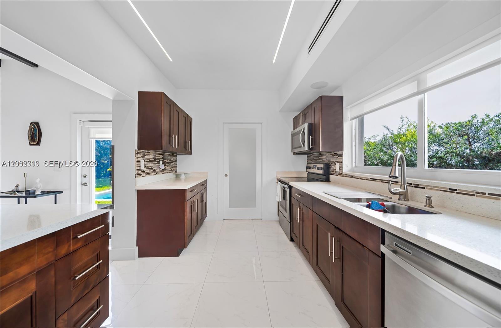 EAST SHENANDOAH - Residential Lease