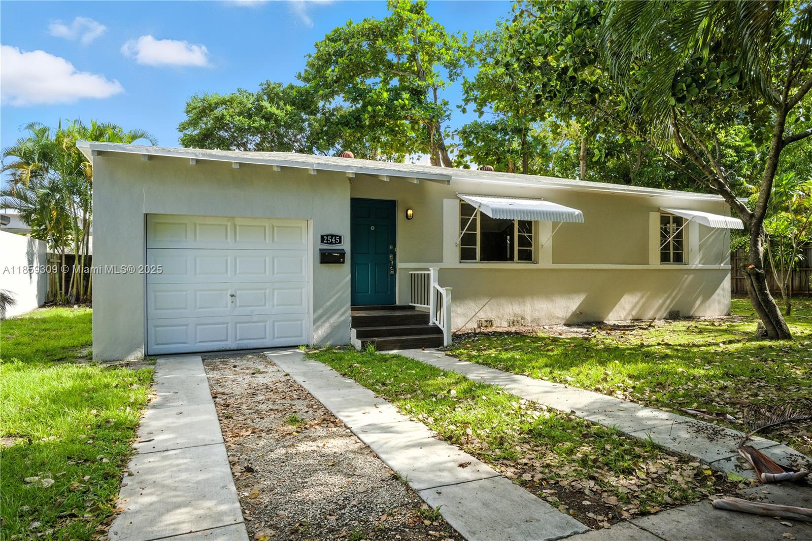Charming 2-Bedroom, 1-Bath Home with 1-Car Garage
Features a remodeled kitchen with new stainless steel appliances, updated bathroom, and new luxury laminate flooring. Brand-new air conditioning. Plenty of parking, large yard, and located in a quiet cul-de-sac. Conveniently close to US-1, restaurants, public transportation, and all that Coconut Grove has to offer.