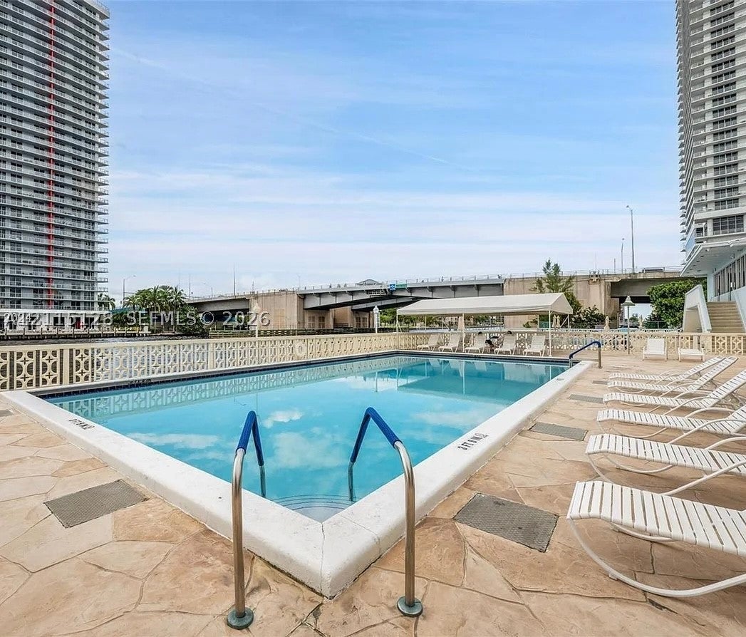 1817 S Ocean Dr