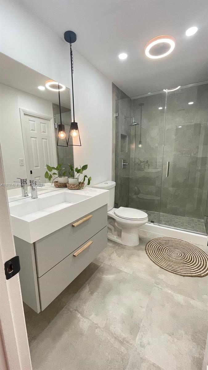 LAKES MEADOW VILG HOMES C - Residential Lease