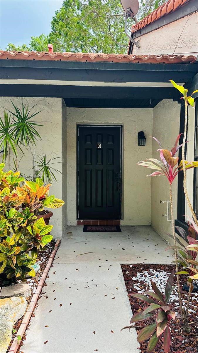 LAKES MEADOW VILG HOMES C - Residential Lease