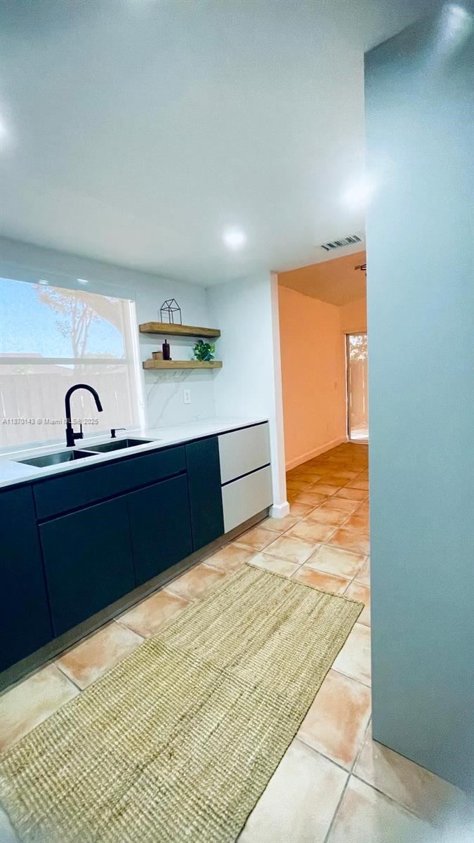 LAKES MEADOW VILG HOMES C - Residential Lease