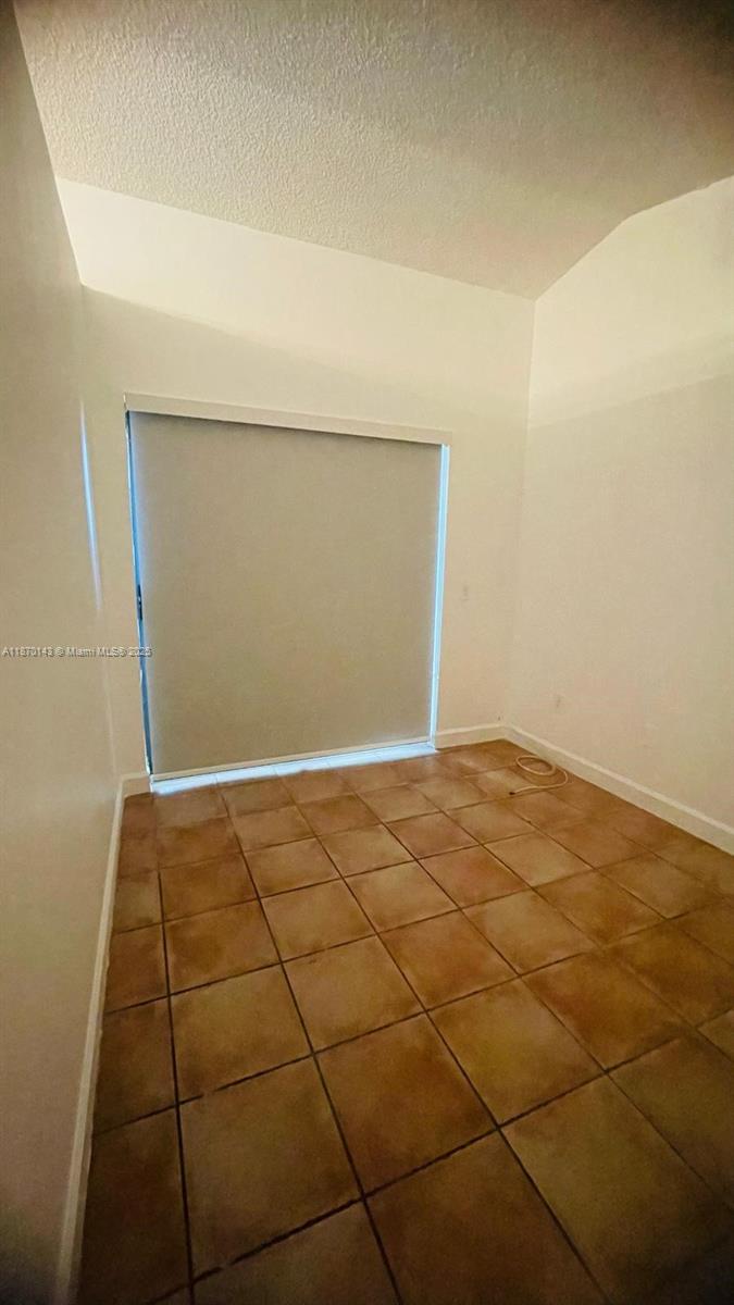 LAKES MEADOW VILG HOMES C - Residential Lease