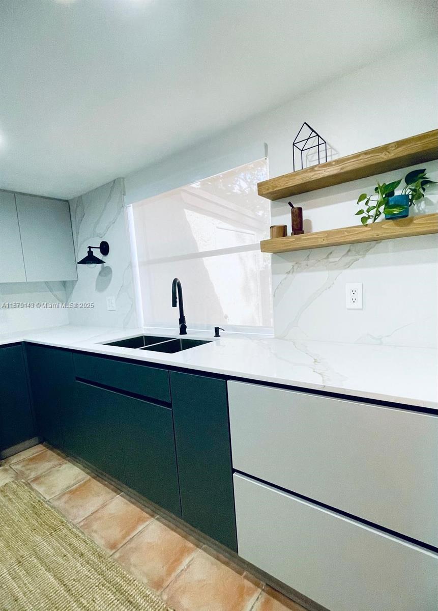 LAKES MEADOW VILG HOMES C - Residential Lease