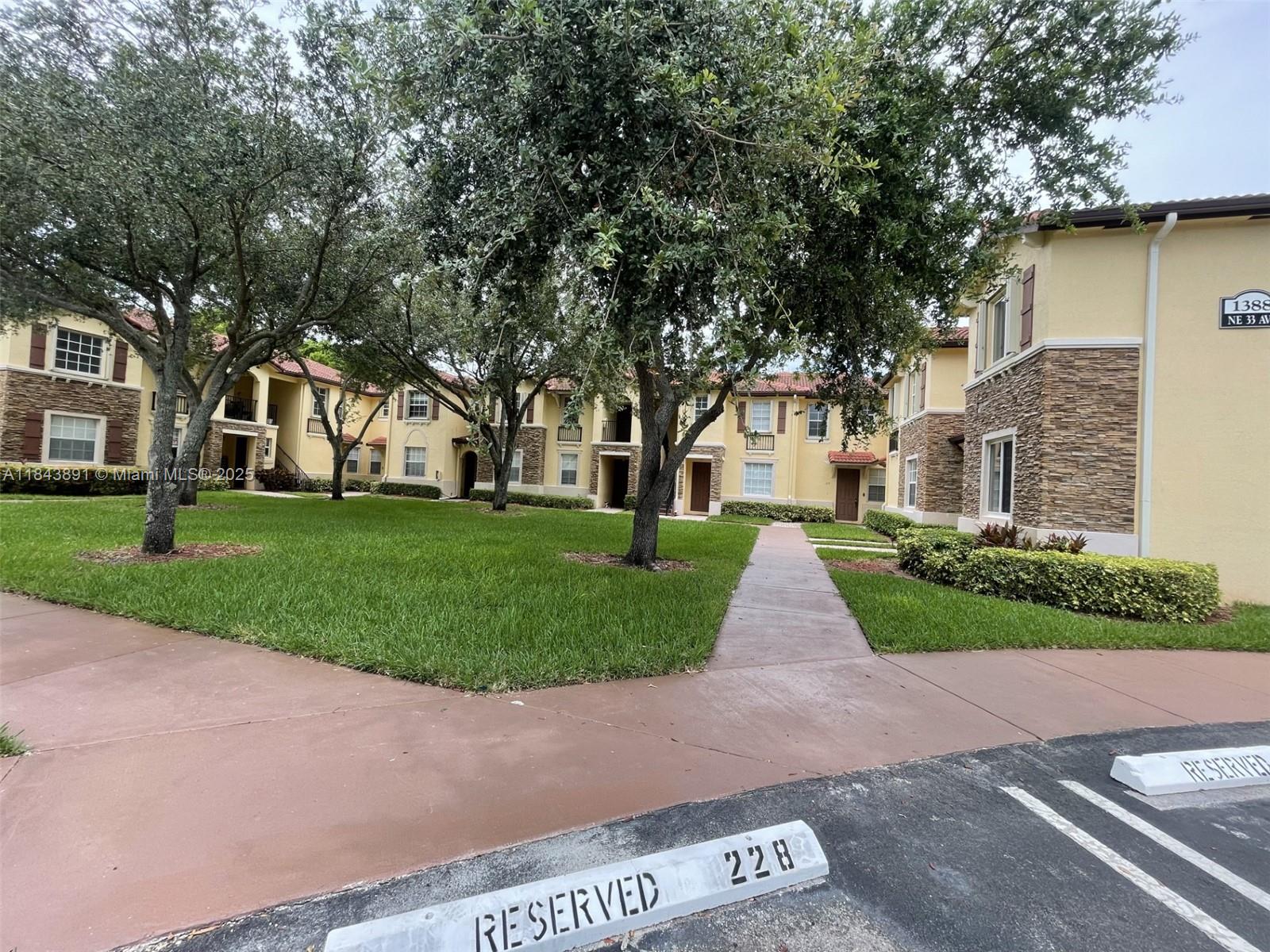 VILLAS AT CARMEL CONDO NO - Residential