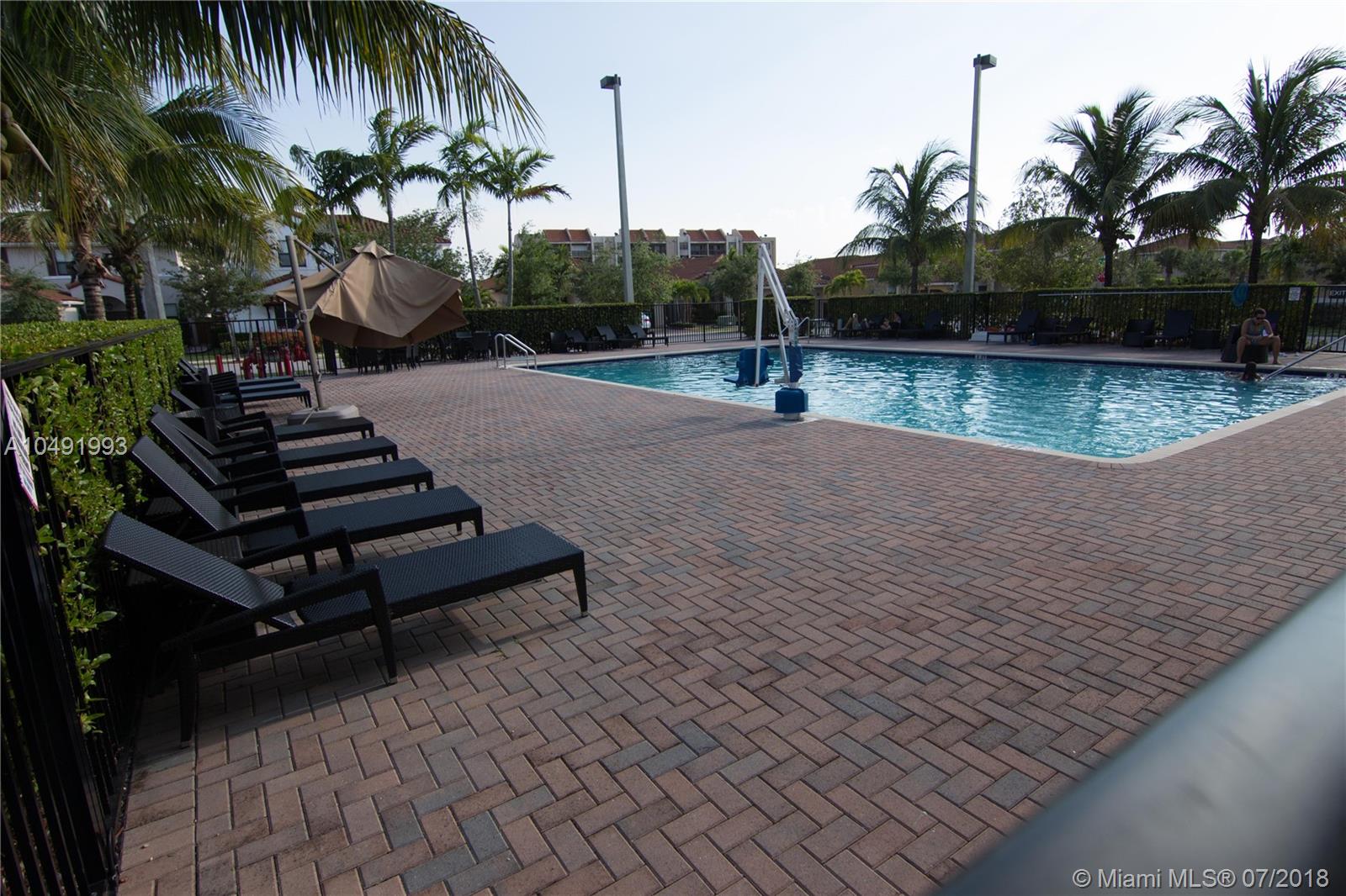 FONTAINEBLEAU WEST NORTH - Residential