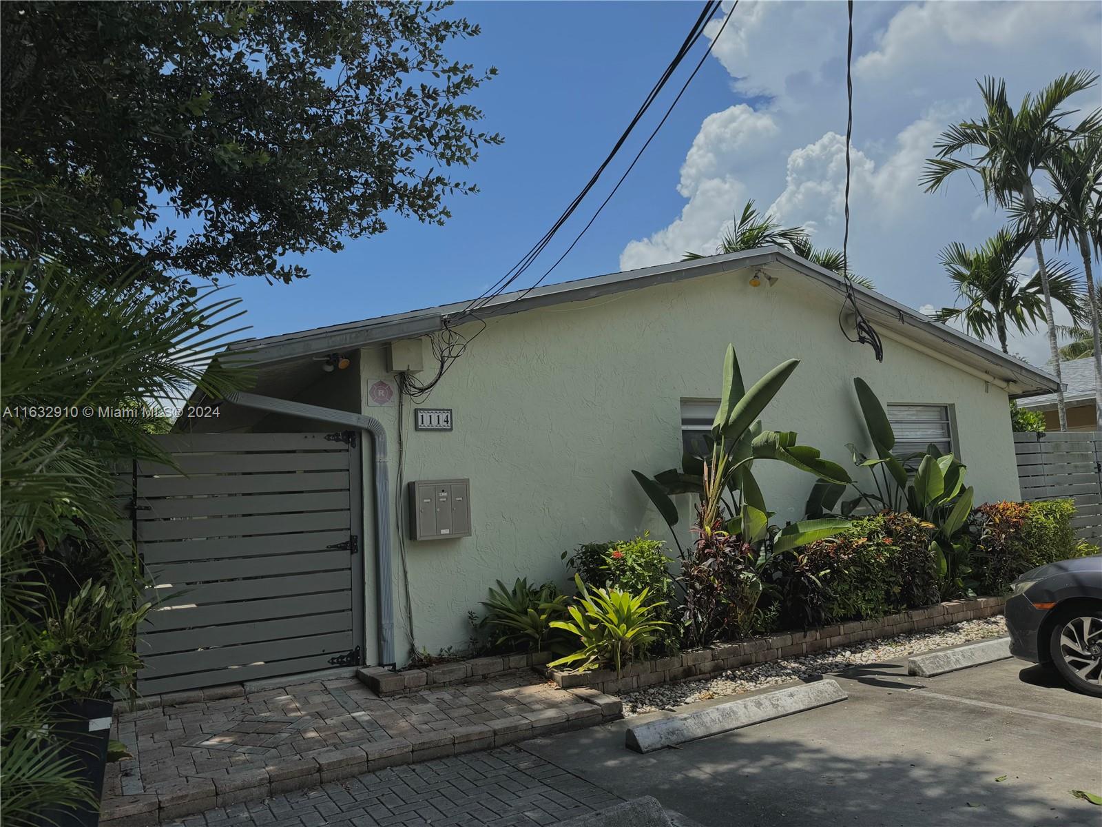 1114 SW 2nd Ct