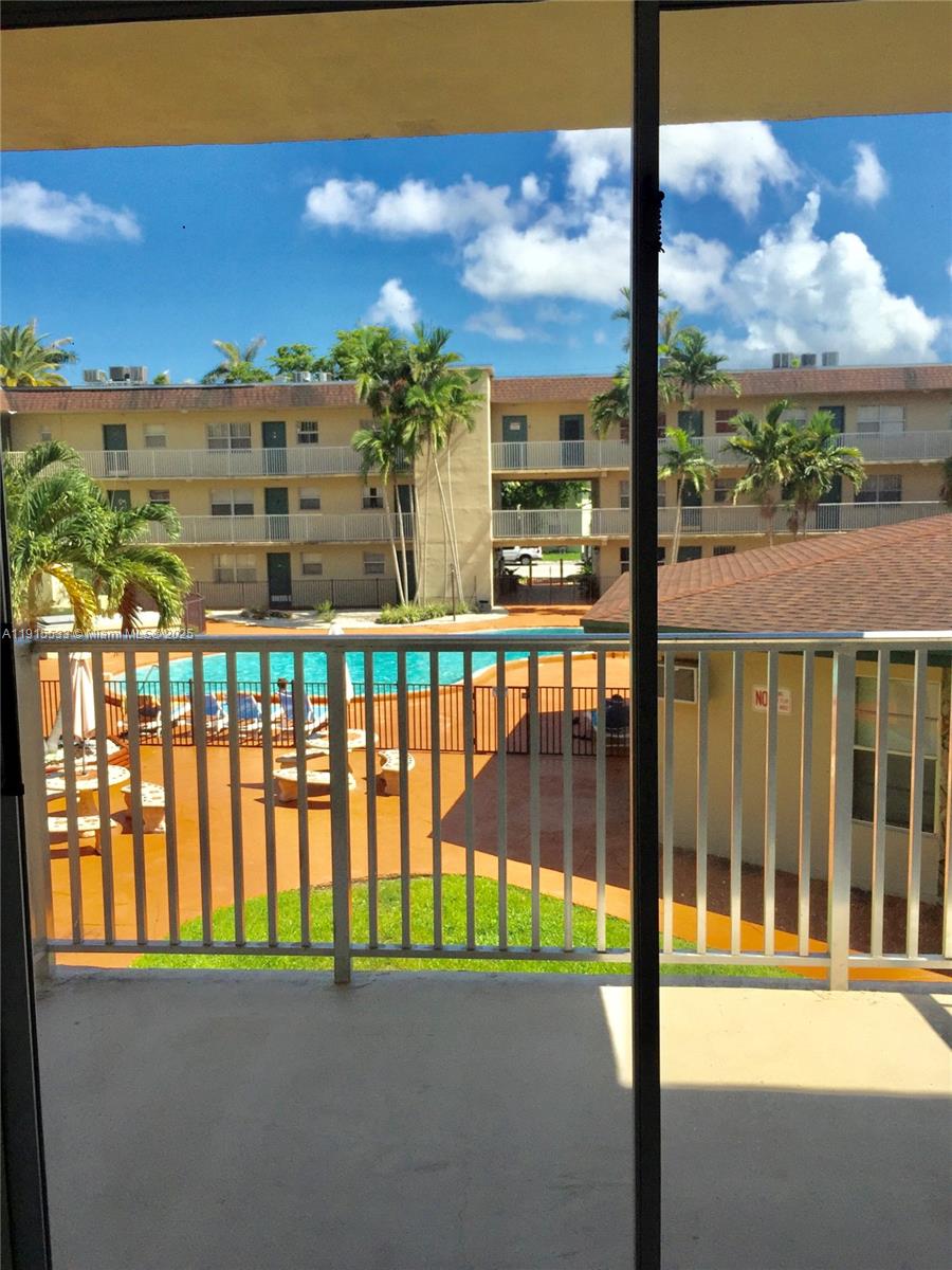 DADELAND PARK CONDO - Residential