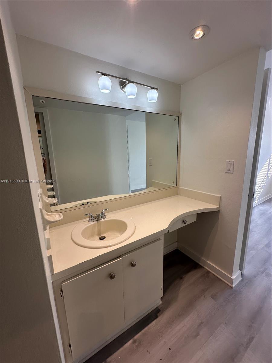 DADELAND PARK CONDO - Residential
