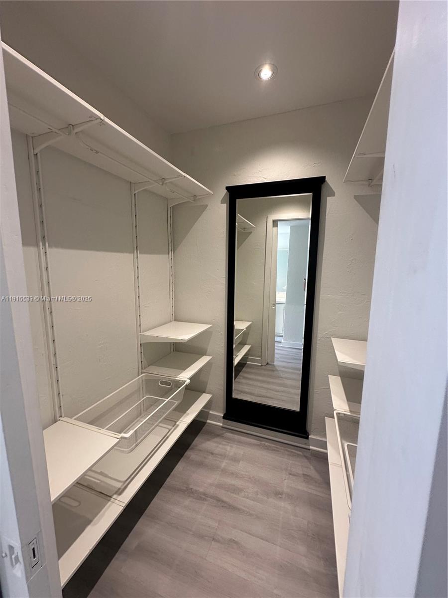 DADELAND PARK CONDO - Residential