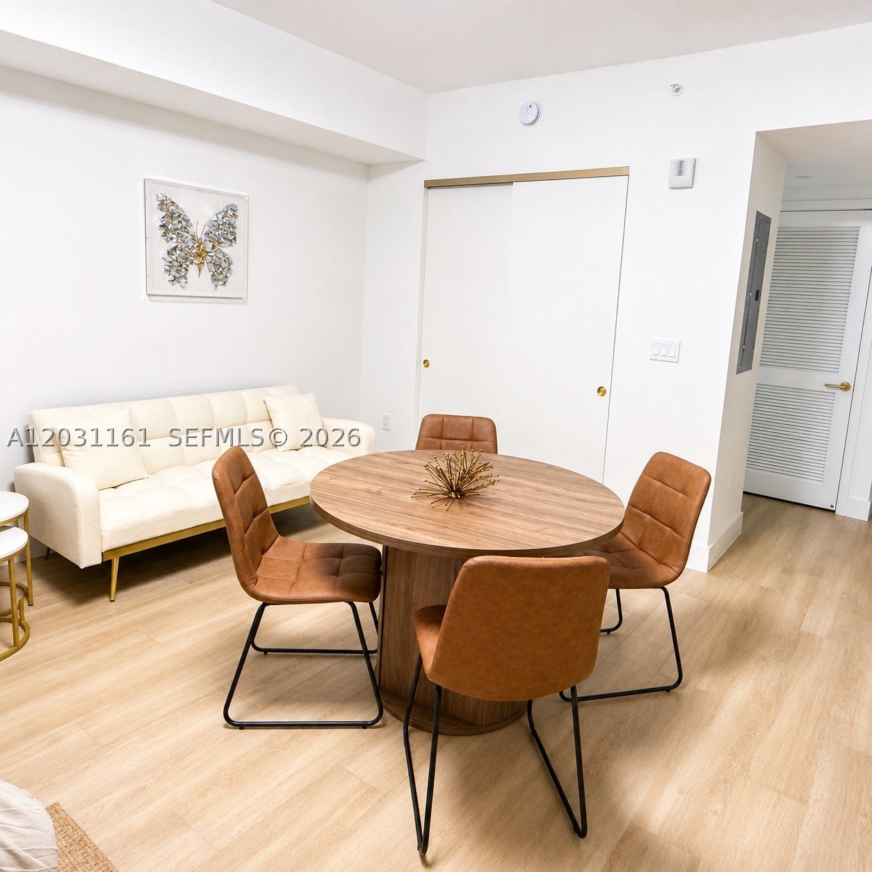 90 NE 32nd St 624