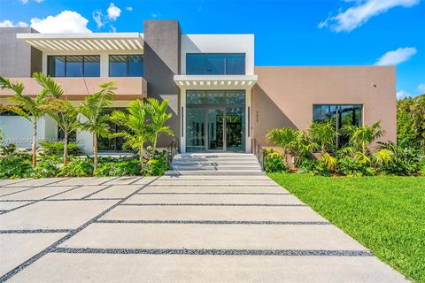 5825 SW 111th Ter Pinecrest FL 33156