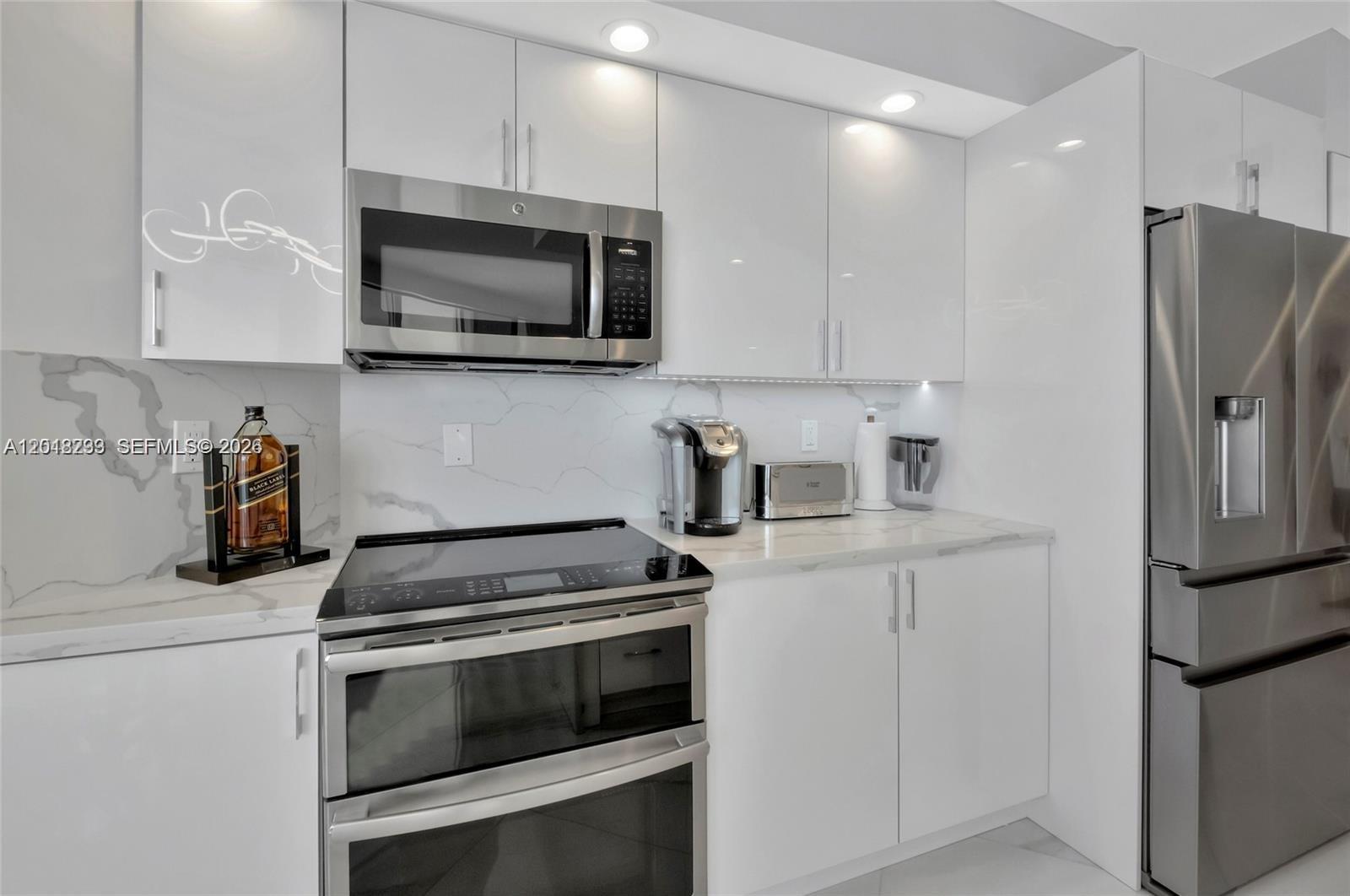 16425 Collins Ave 1612