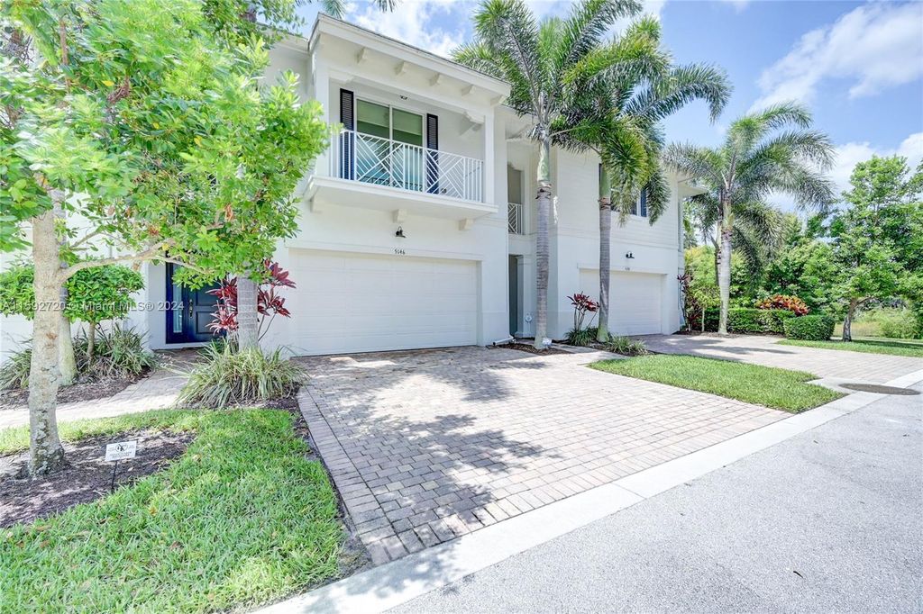 Photo of 5146 Hamilton Ct, Palm Beach Gardens, FL 33418 (MLS # A11592720)
