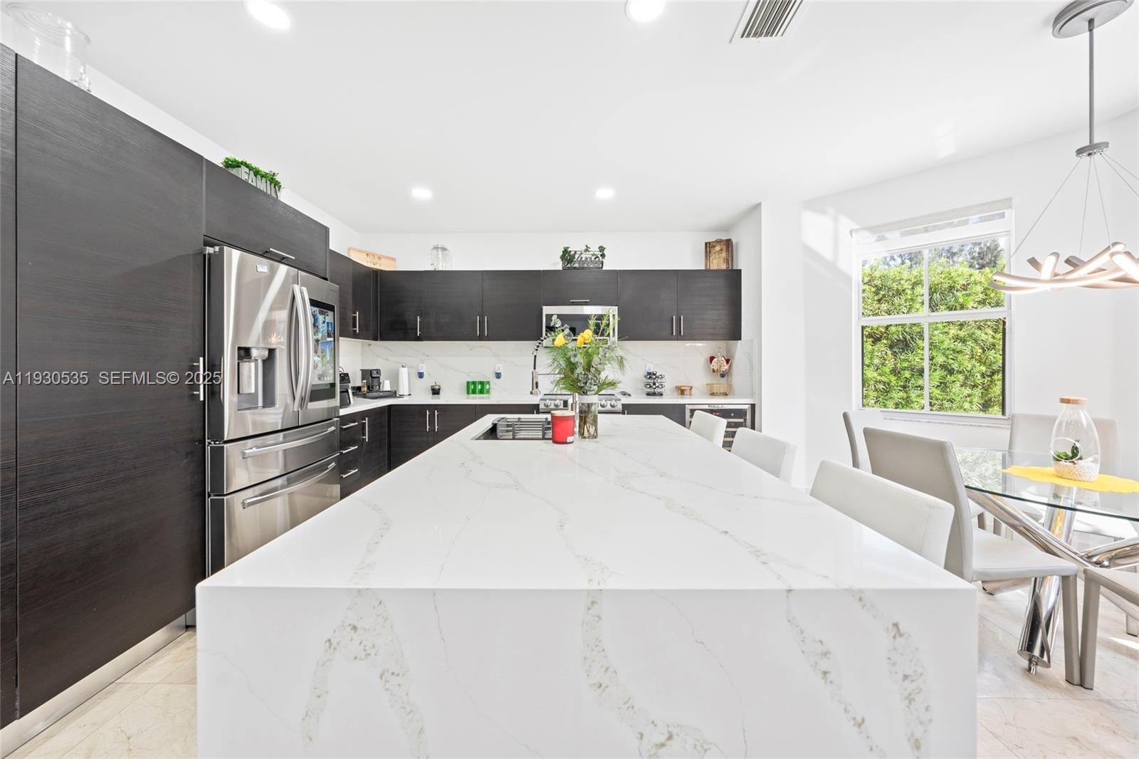 VINTAGE ESTATES - Residential Lease