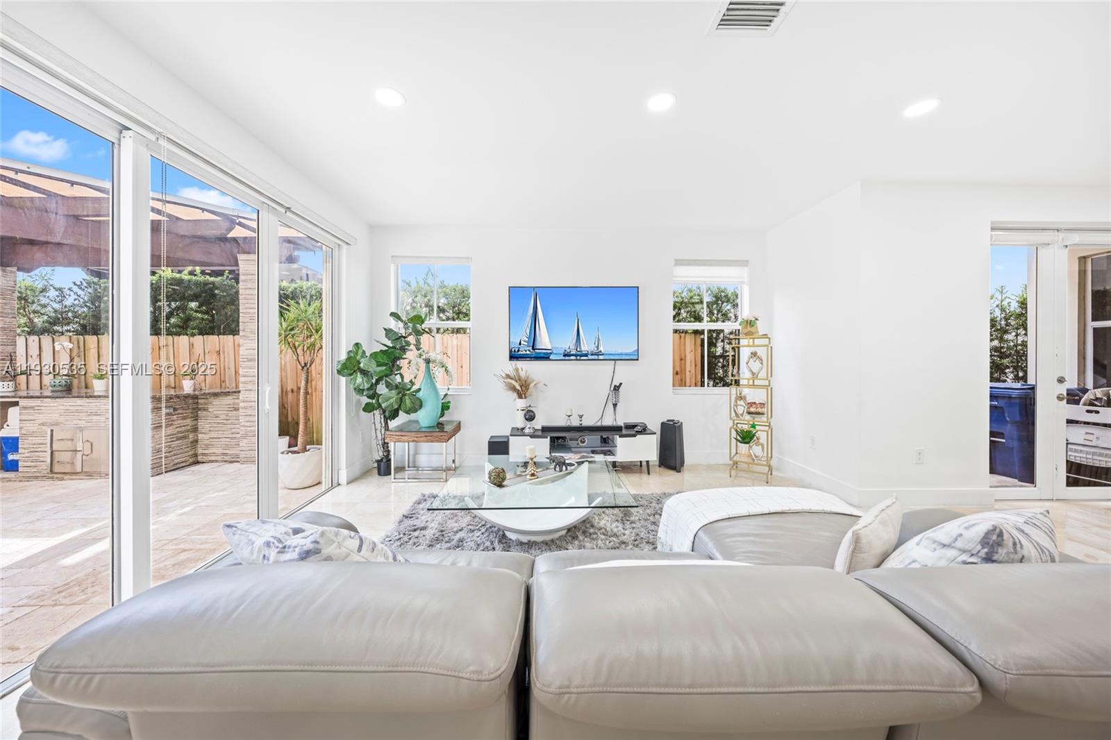 VINTAGE ESTATES - Residential Lease