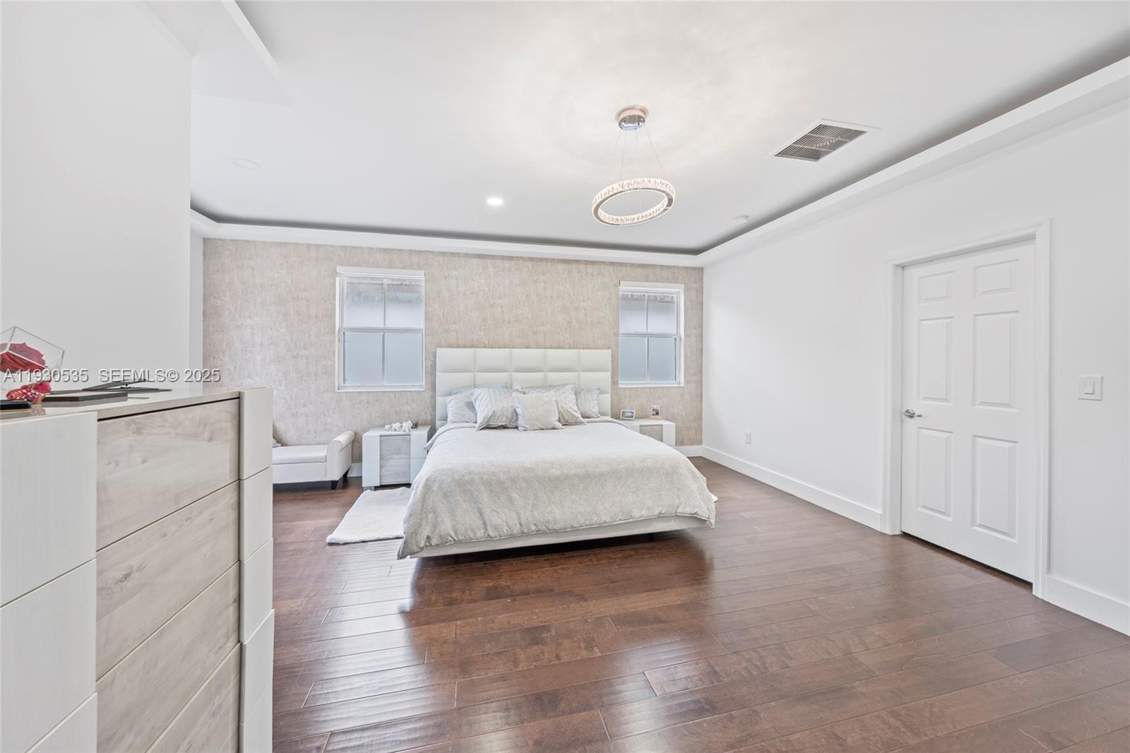 VINTAGE ESTATES - Residential Lease